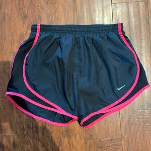 Nike Tempo Shorts - Black & Pink